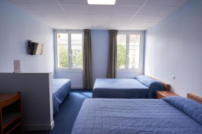 Гостиница Hotel Le Petit Duquesne  Нант